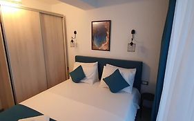 Luxury Seaview 2 Bedrooms Alezzy Resort